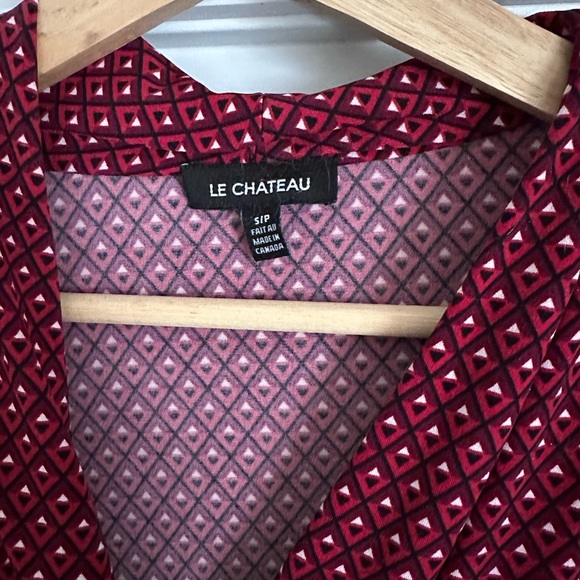 Le Chateau deep burgundy dress with pockets - Picture 3 of 3